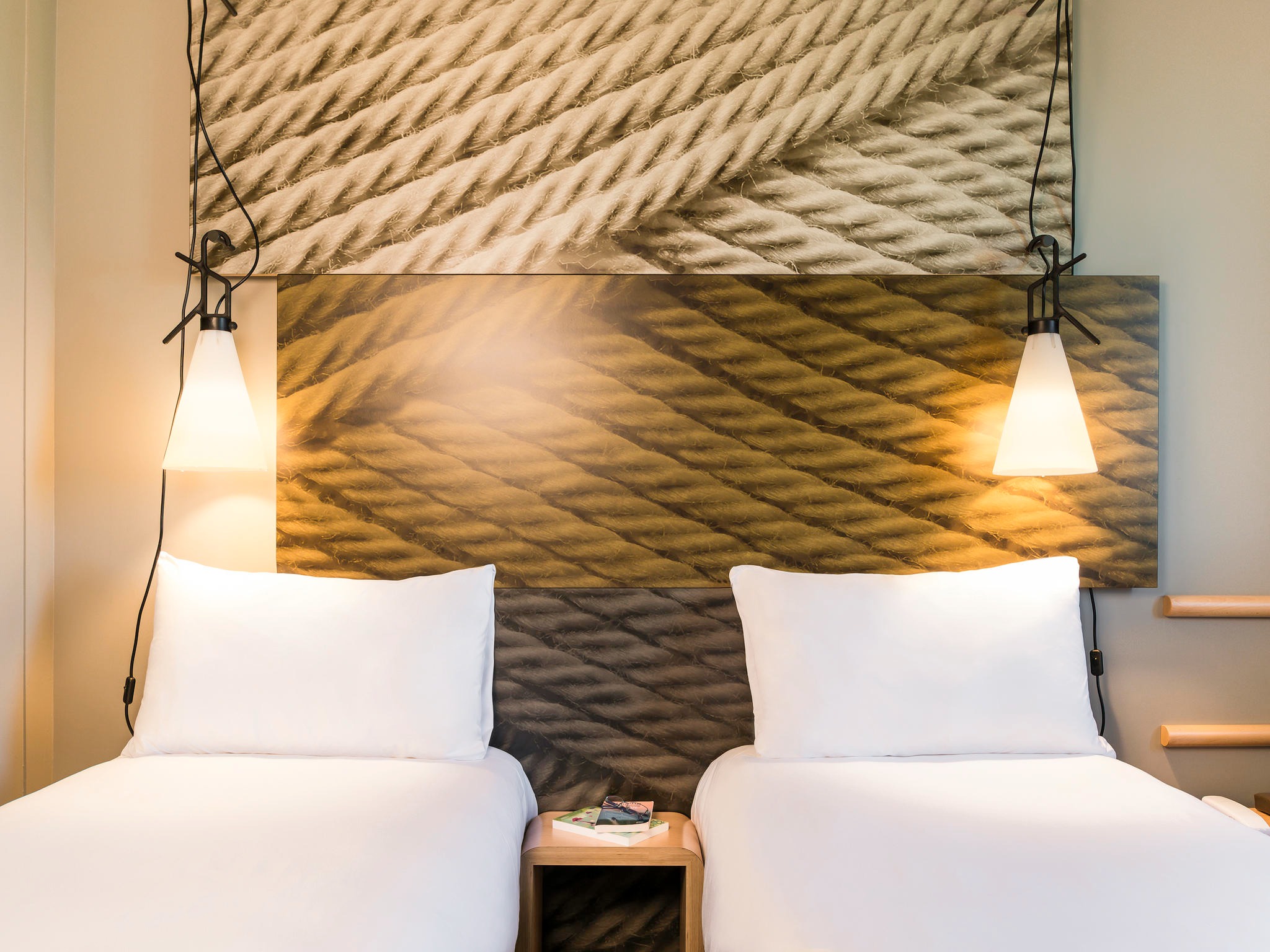 imgi_53_2792_rotwc_00_p_2048x1536